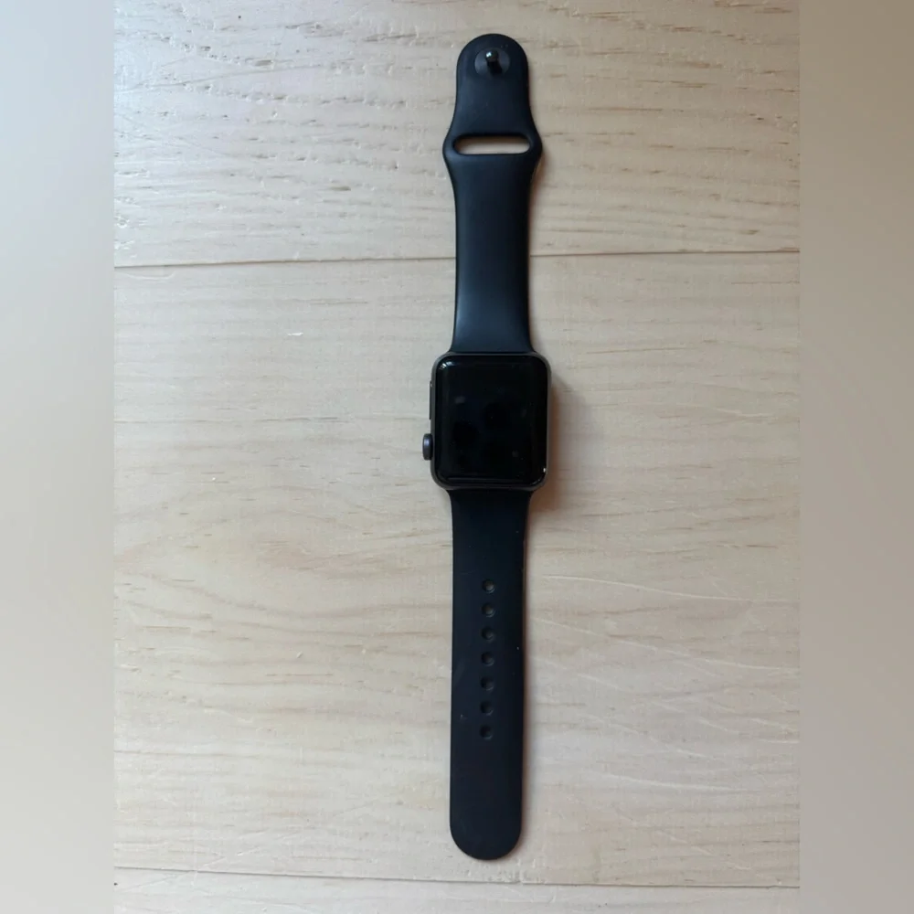 Apple Smartwatch in Black locked